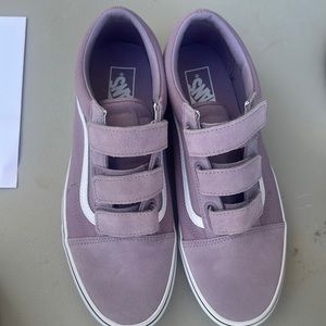 Like new Lavendar vans size 9.5